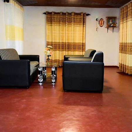 Rainforest Holiday Inn Денияйя Экстерьер фото